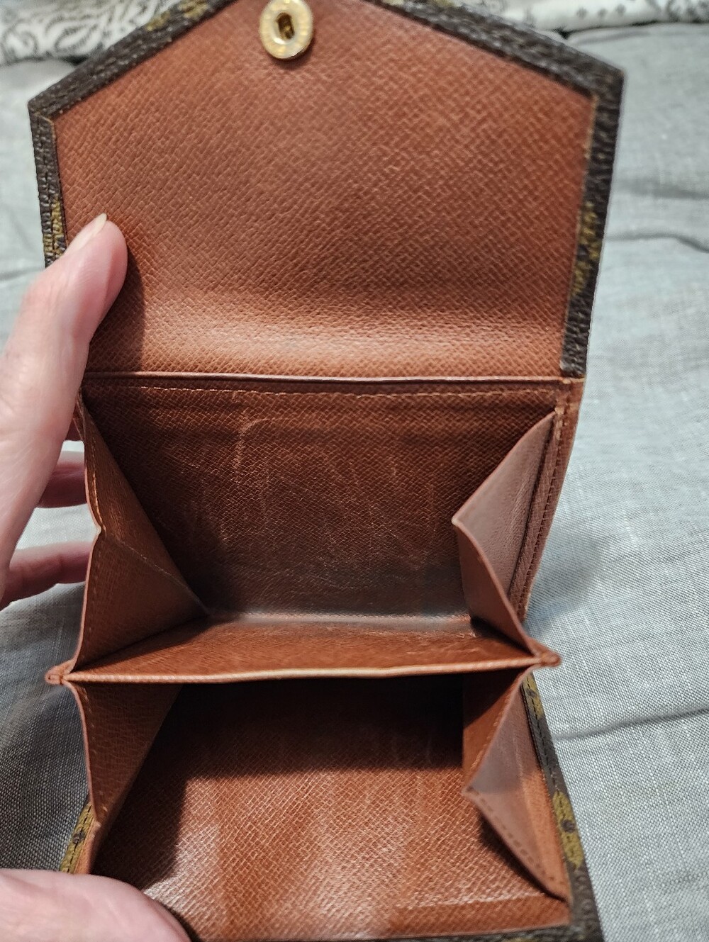 Authentic Louis Vuitton Monogram Victorine Wallet - Picture 3 of 10